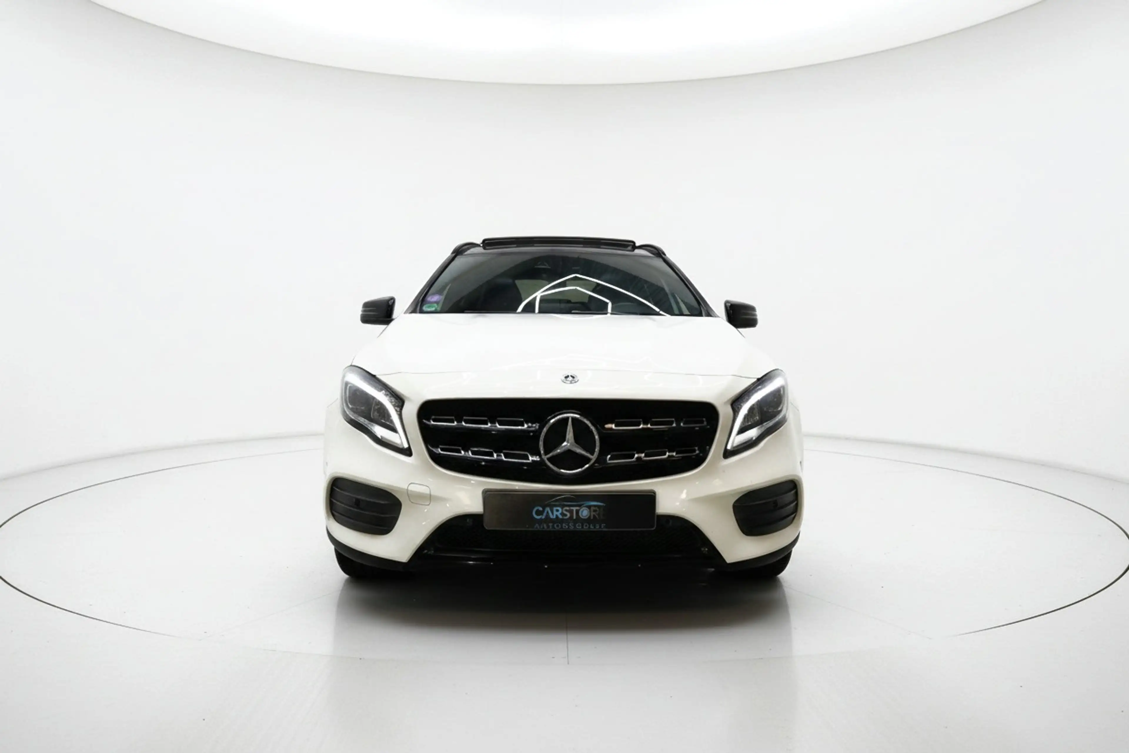 Mercedes-Benz GLA 180 AMG NIGHT PANO CAMERA LEER — photo 2