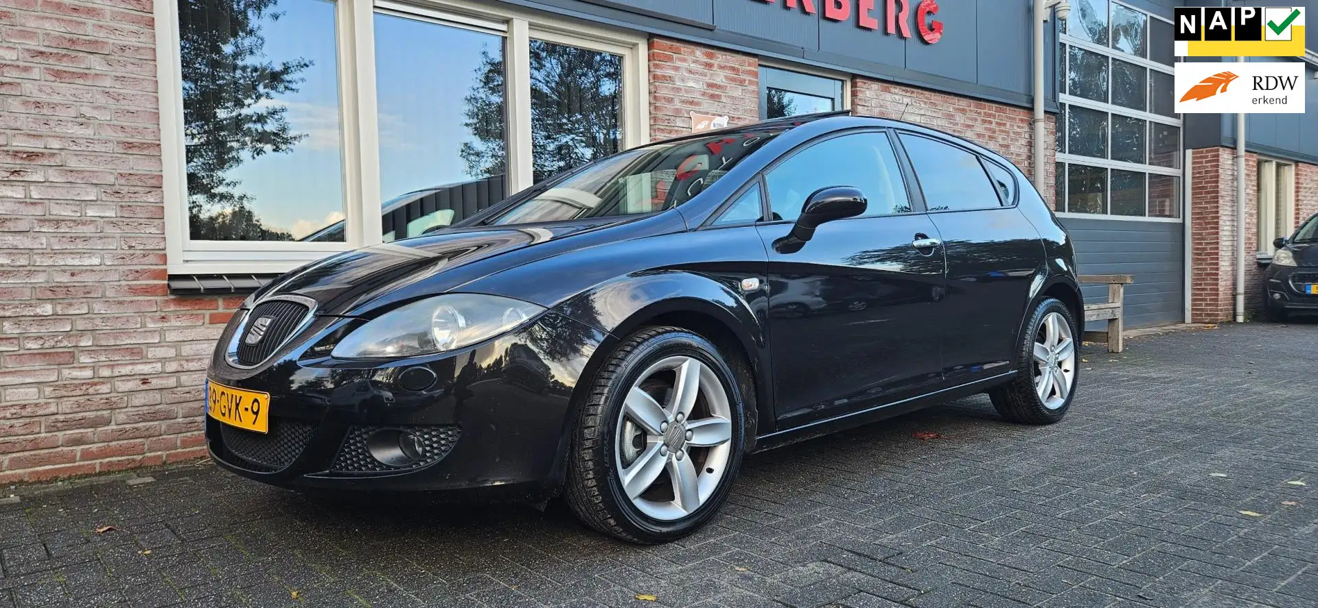 SEAT Leon 1.4 TSI Sport-up Schuif/Kanteldak! Airco/Clima! Cr Zwart - 1