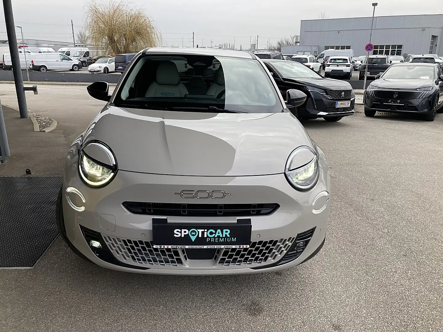 Fiat 600 Hybrid mHEV 110 6-Gang eDCT La Prima!TOP AKTION! Beige - 2