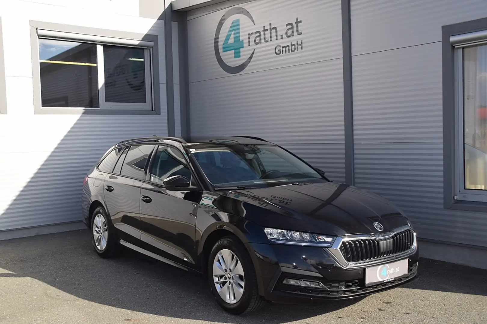 Skoda Octavia Combi 1,0 TSI Ambition AHK/LED/ACC/RFK Schwarz - 1