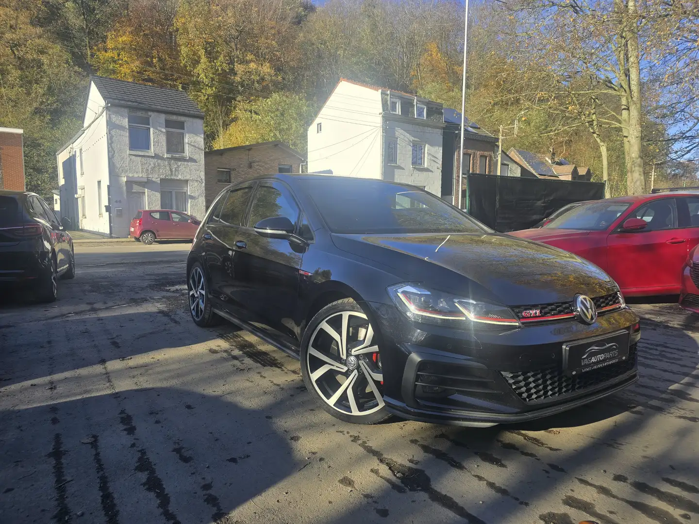 Volkswagen Golf GTI 2.0 Performance DSG6 – Normal ou Utilitaire Noir - 1