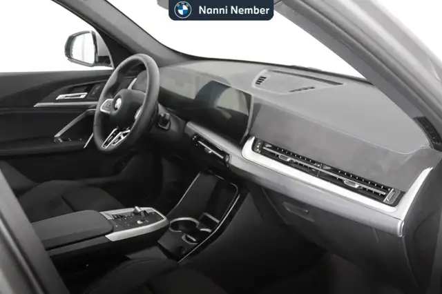 BMW X1 view 8
