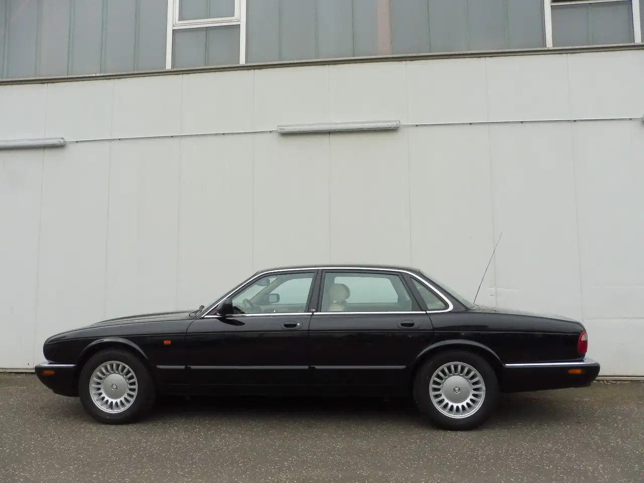 Jaguar XJ8