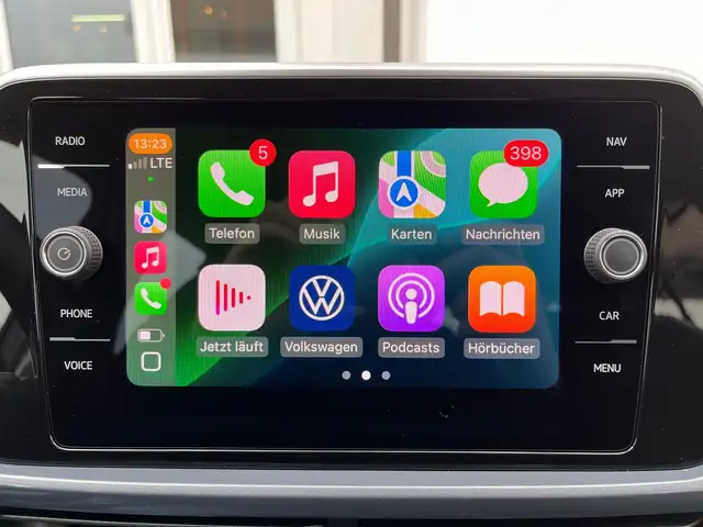 Volkswagen T-Roc view 15