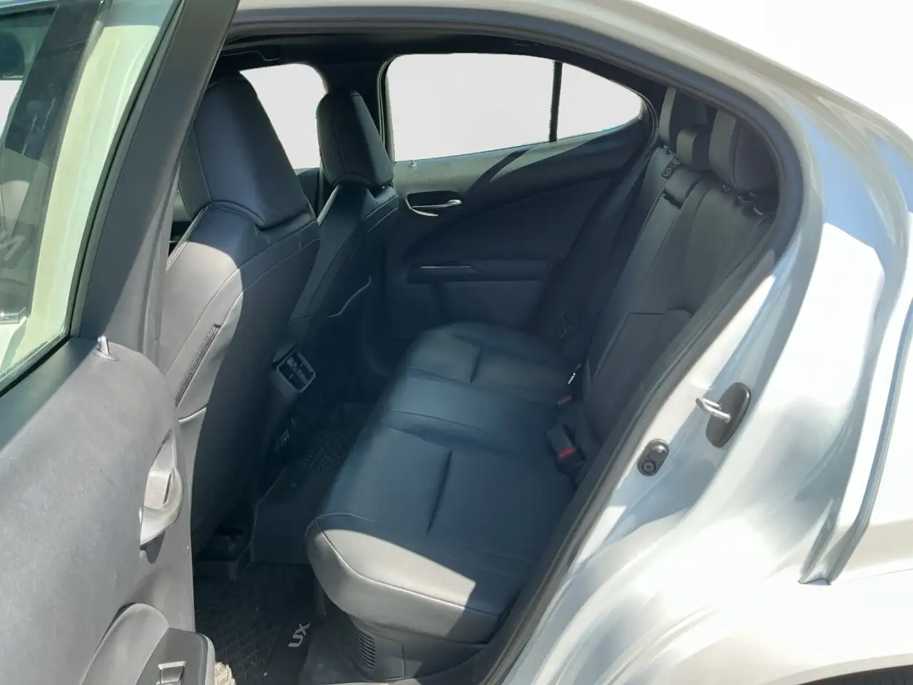 Lexus UX снимка Lexus UX