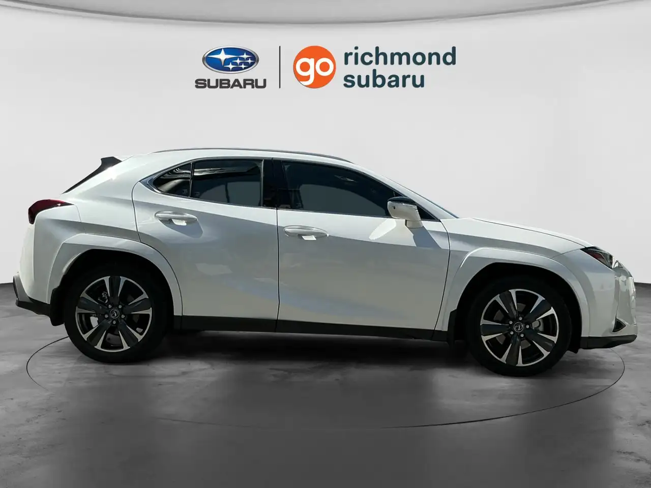 Lexus UX снимка Lexus UX