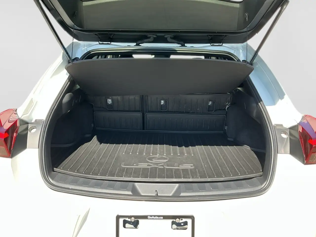 Lexus UX снимка Lexus UX