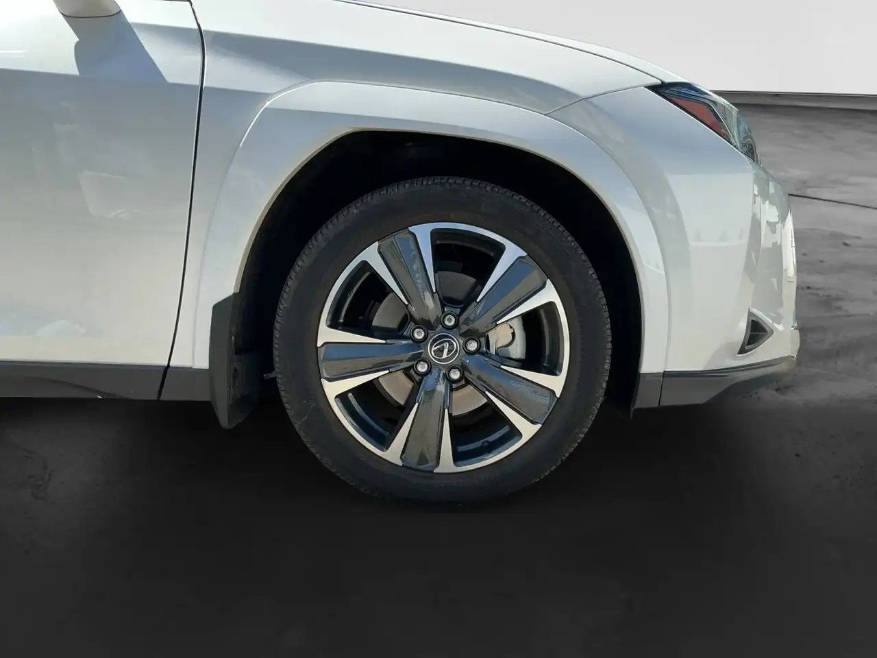 Lexus UX снимка Lexus UX