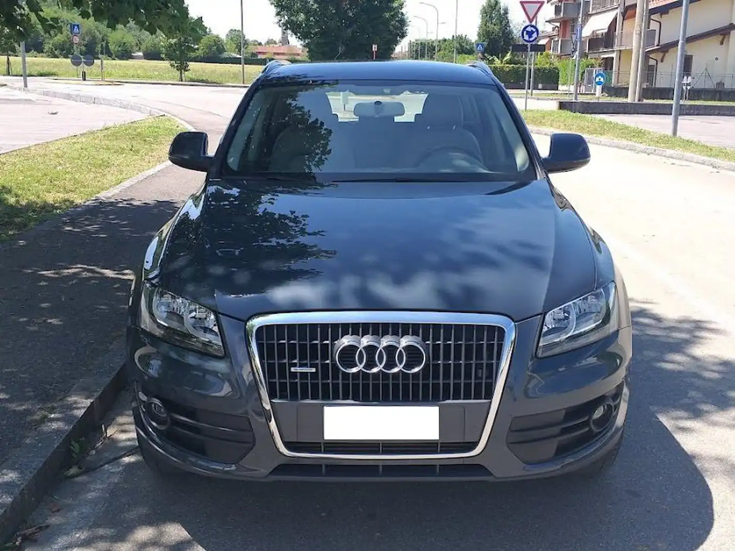 Audi Q5 Q5  2.0 tdi quattro 170cv s-tronic Grijs - 2