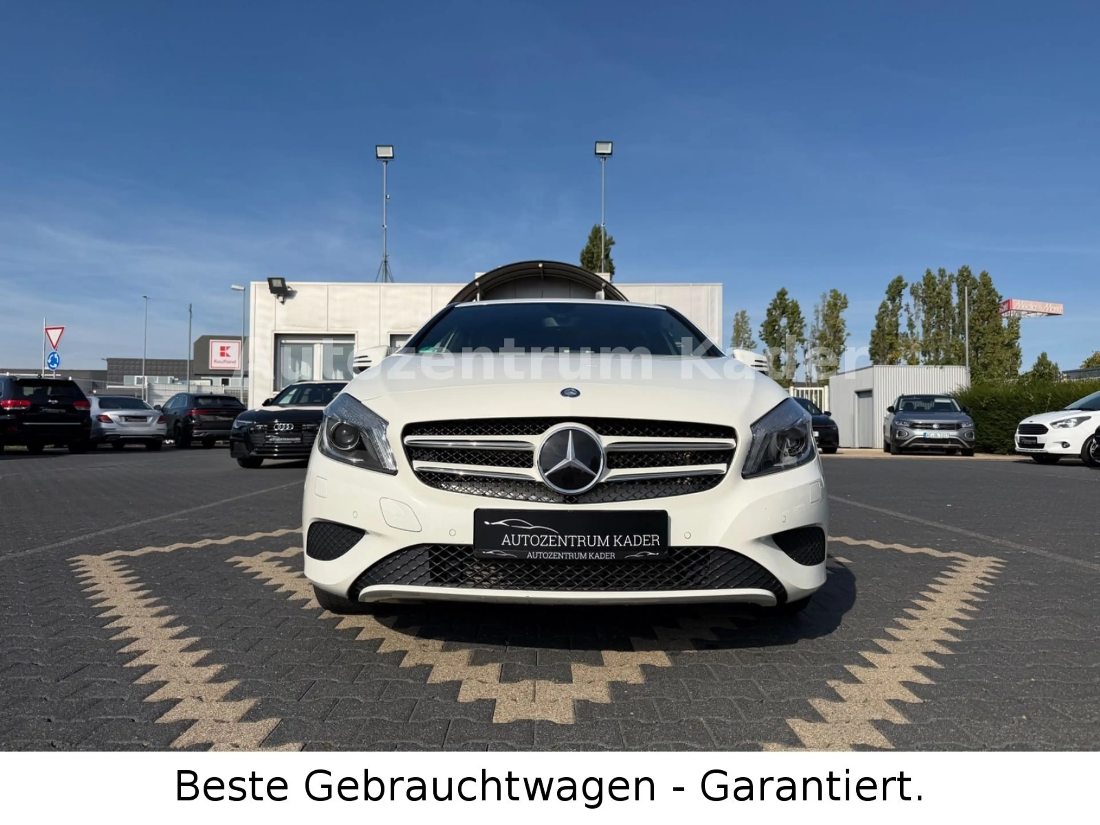 Mercedes-Benz A 180 BlueEfficiency 2Style*Navi*LED*PDC*Tempoma