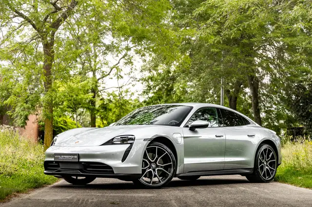 Porsche Taycan view 3