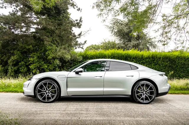 Porsche Taycan view 9