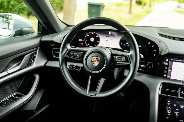 Porsche Taycan view 15
