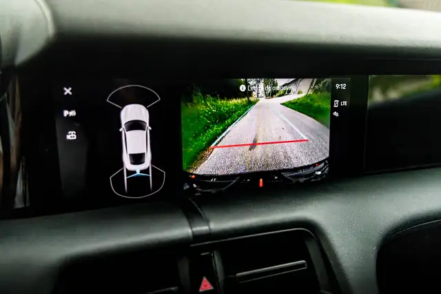 Porsche Taycan view 11