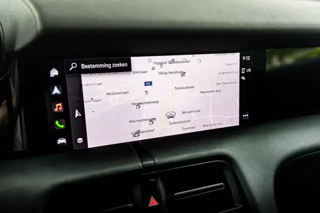 Porsche Taycan view 10