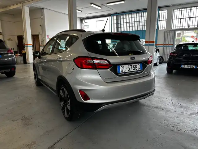 Ford Fiesta view 3
