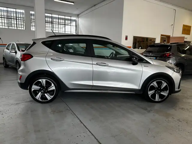 Ford Fiesta view 5
