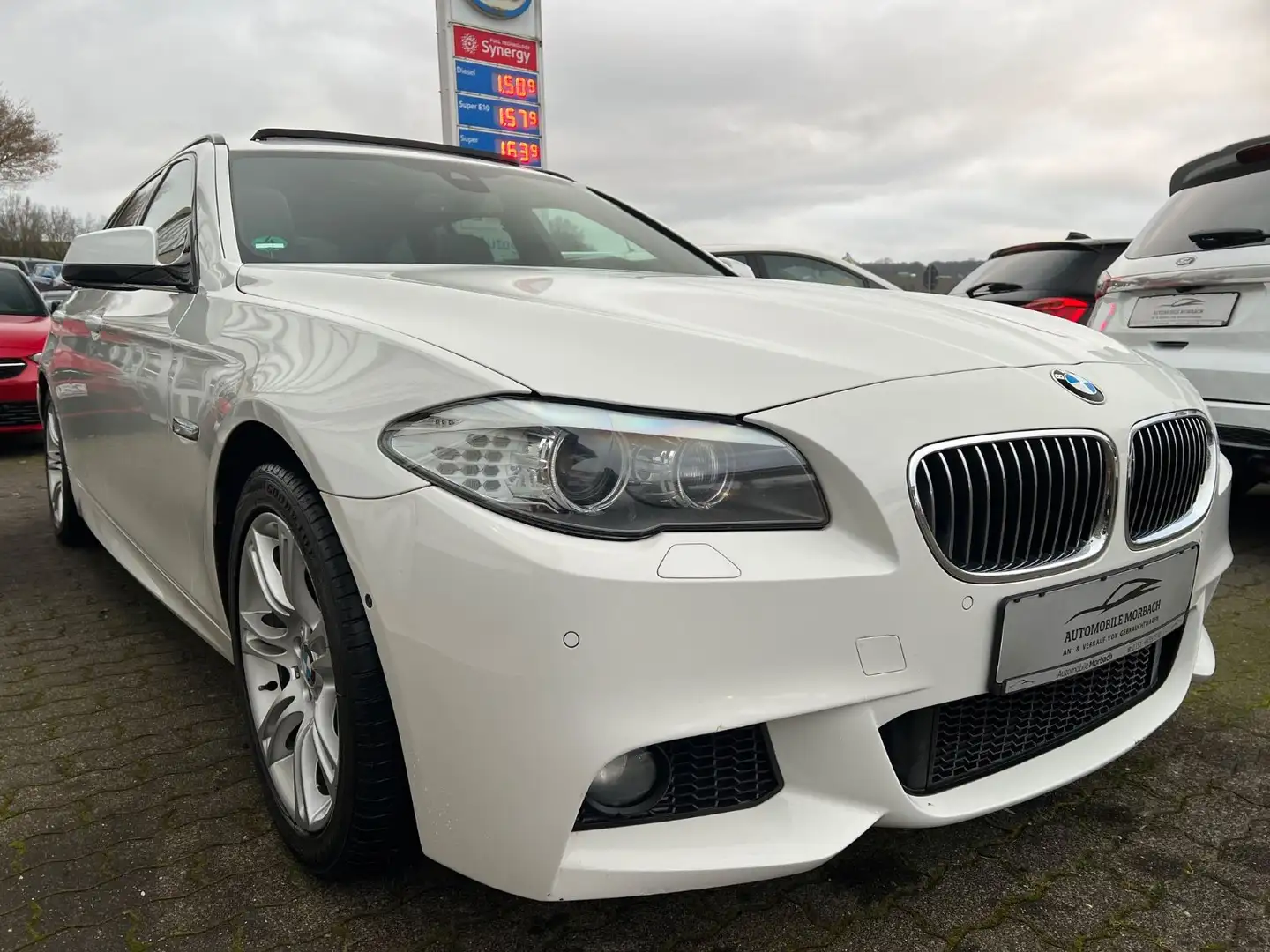 BMW 525 d xDrive M-Paket*BI-XENON*PANO*HEADUP*KAMERA Weiß - 2