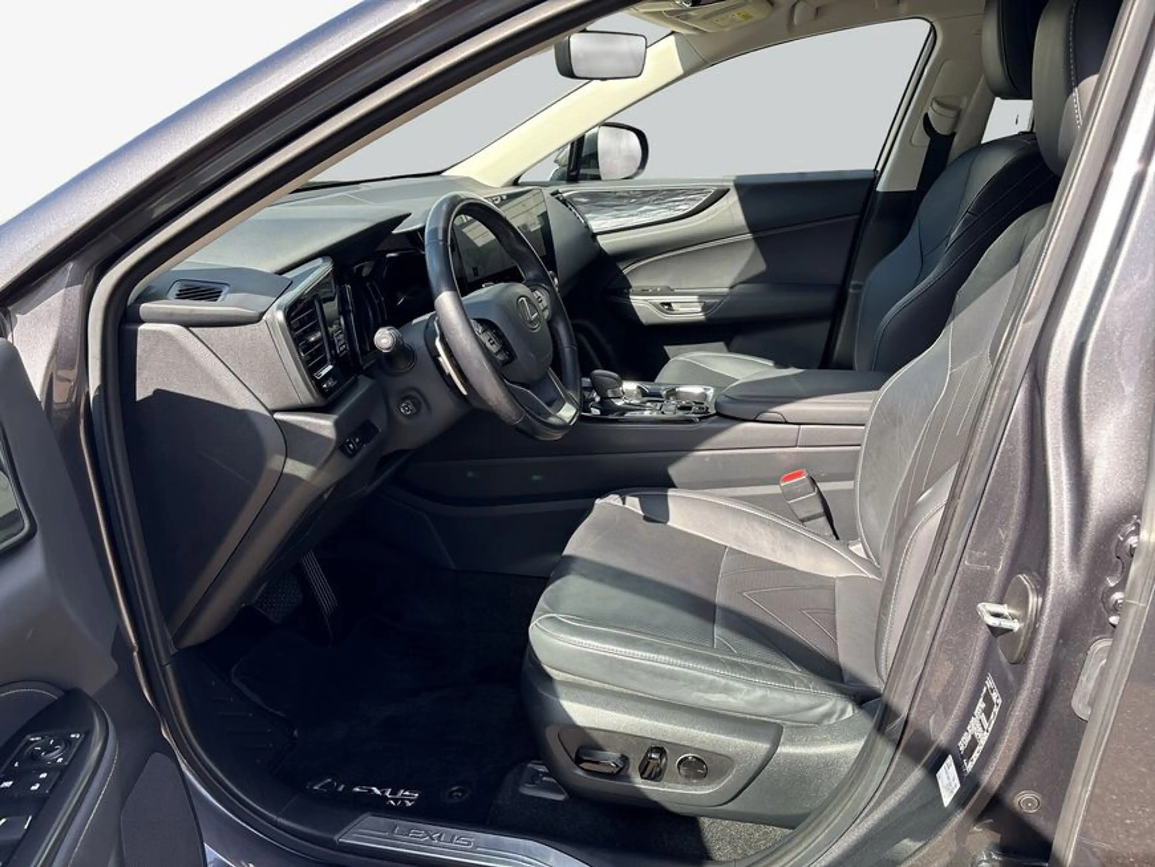 Lexus NX 450h+ h+ Plug-in E-FOUR Business Connect — photo 10