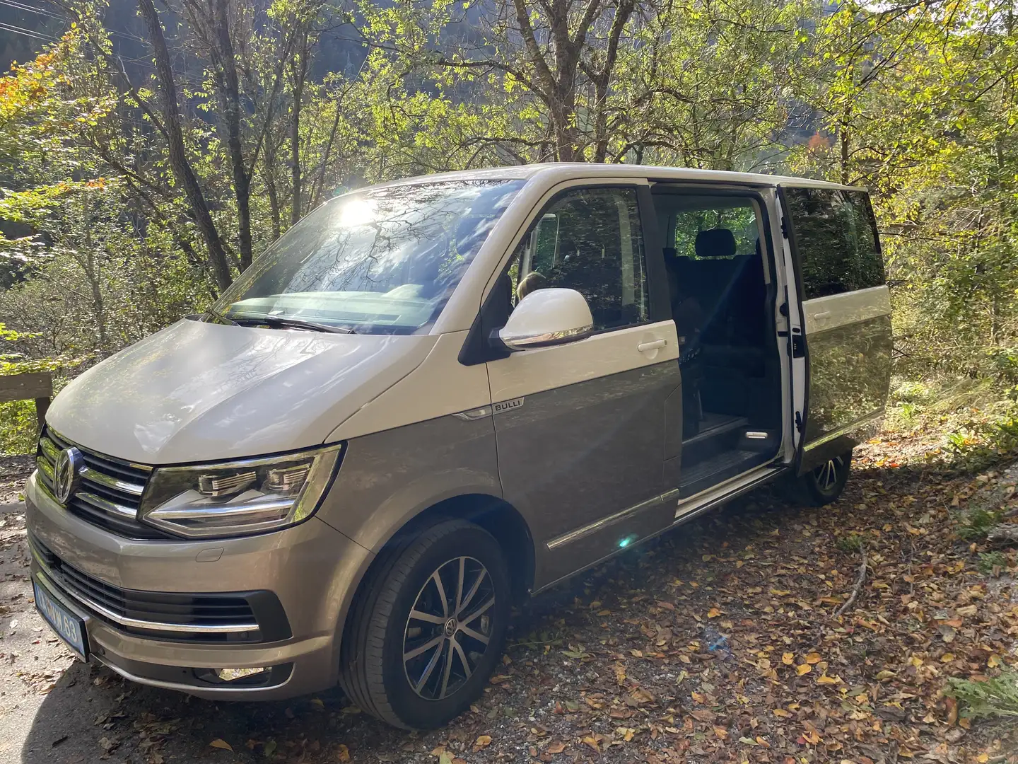 Volkswagen T6 Multivan DSG Kurz 4MOTION Highline BULLI Jubiläumsedition Marrón - 1