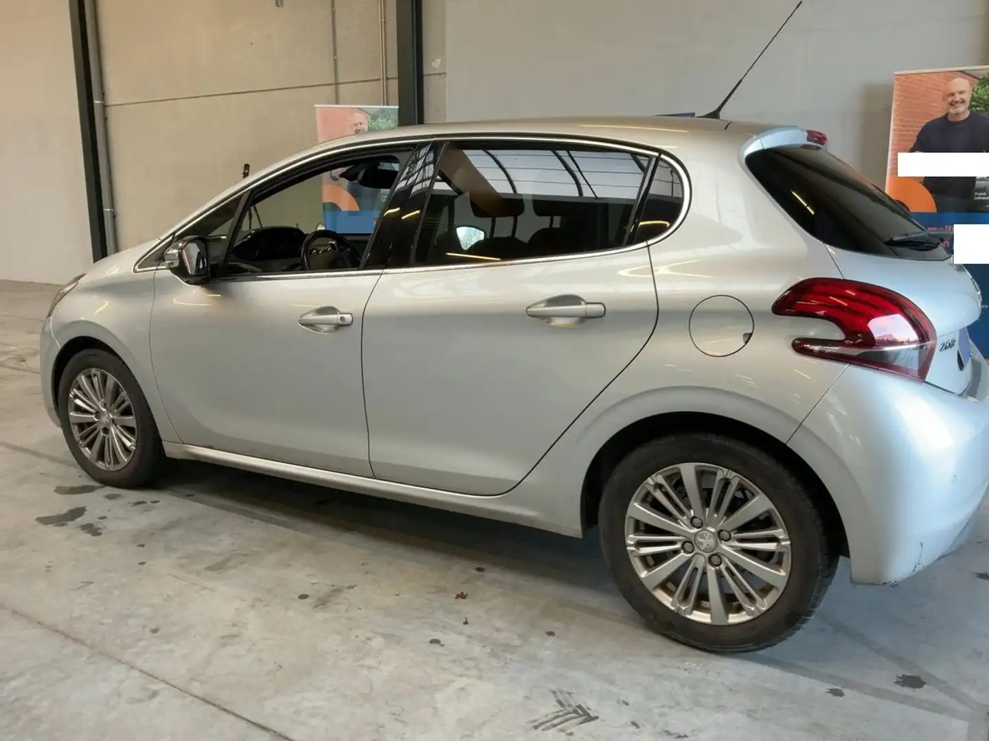 Peugeot 208 Allure 1.2 PureTech CARPLAY LED TEMPO PDC KAMERA Argent - 2