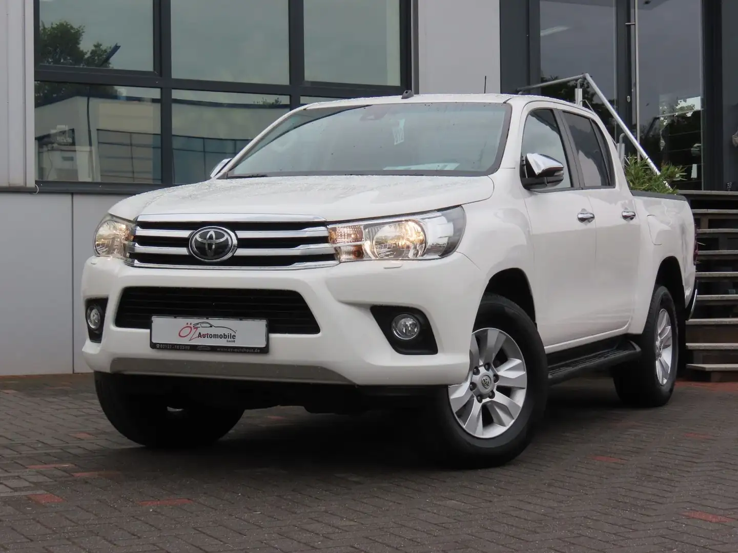 Toyota Hilux 2.4 D-4D-F Double Cab 4x4 Euro 6 Bílá - 2