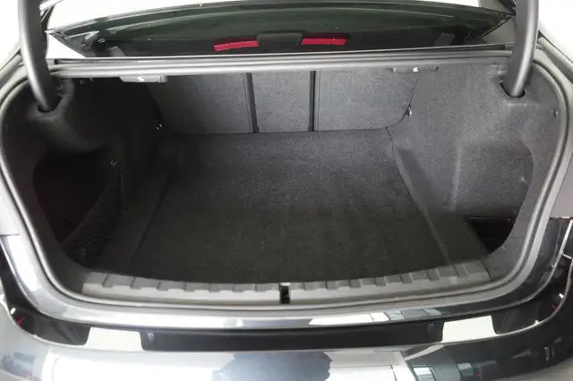 BMW 3 Series view 7