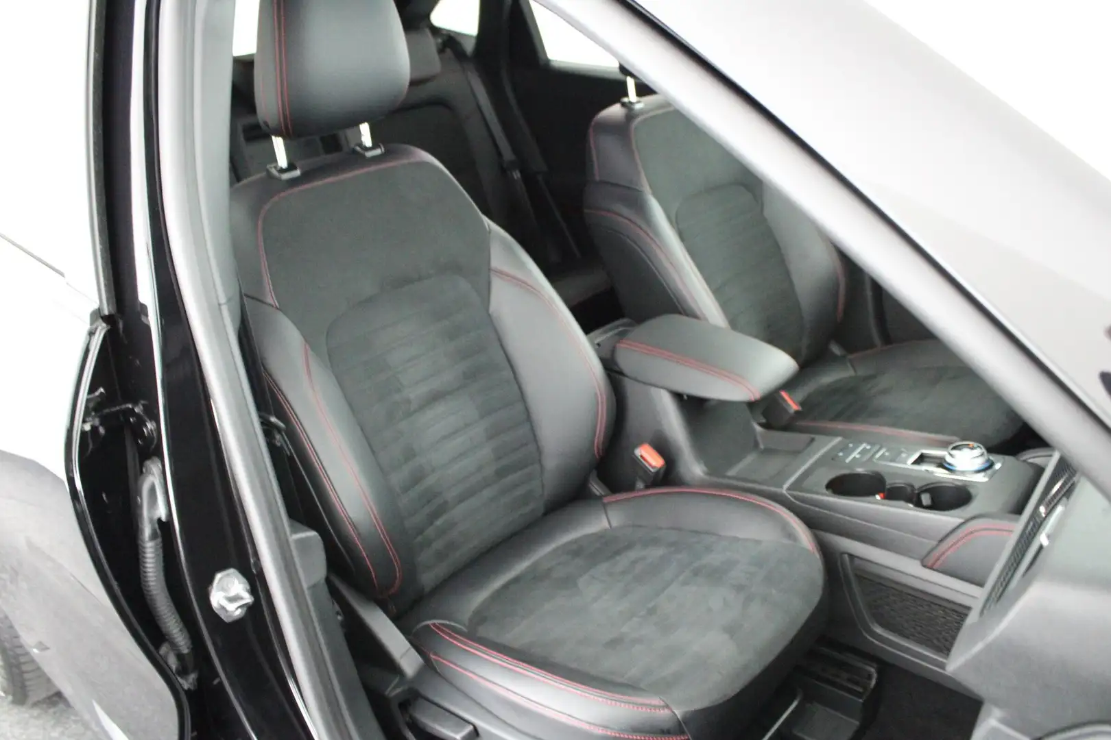 Ford Kuga 2.5 225pk PHEV ST-Line X Trekhaak Camera B&O Head- Zwart - 2