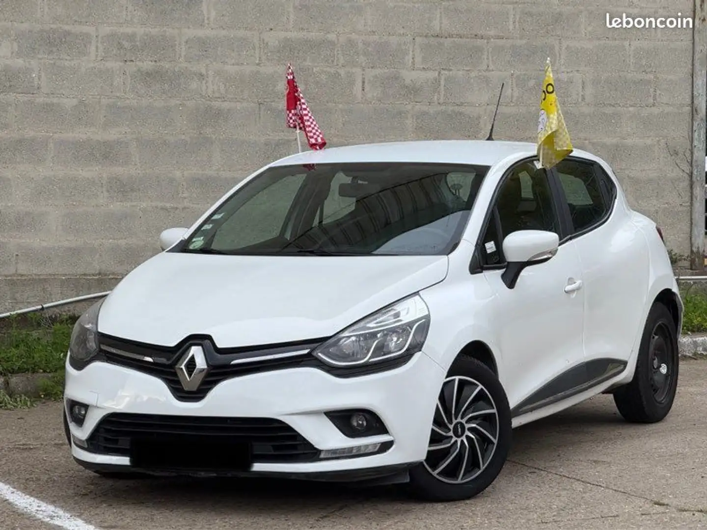 Renault Clio IV Portes Phase 2 1.5 dCi Année 05-2018 270.000KM à 4490 euro Bianco - 1