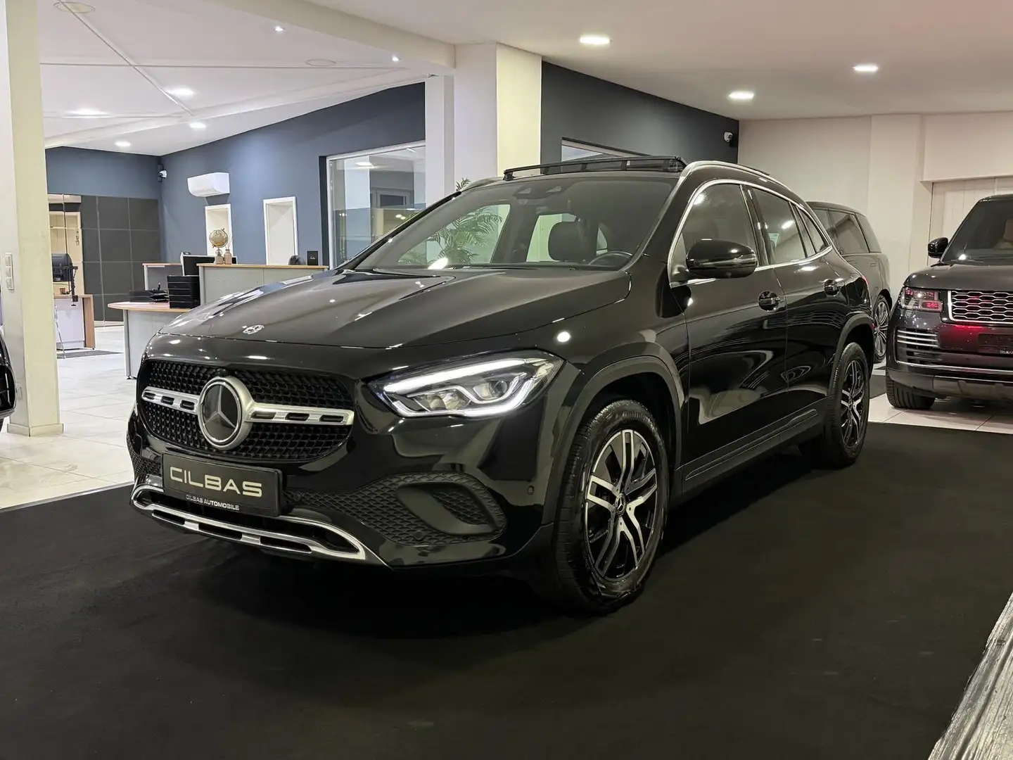 Mercedes-Benz GLA 220 d *PANO*HUD*360*DIST*LEDER*SHZ* Noir - 2