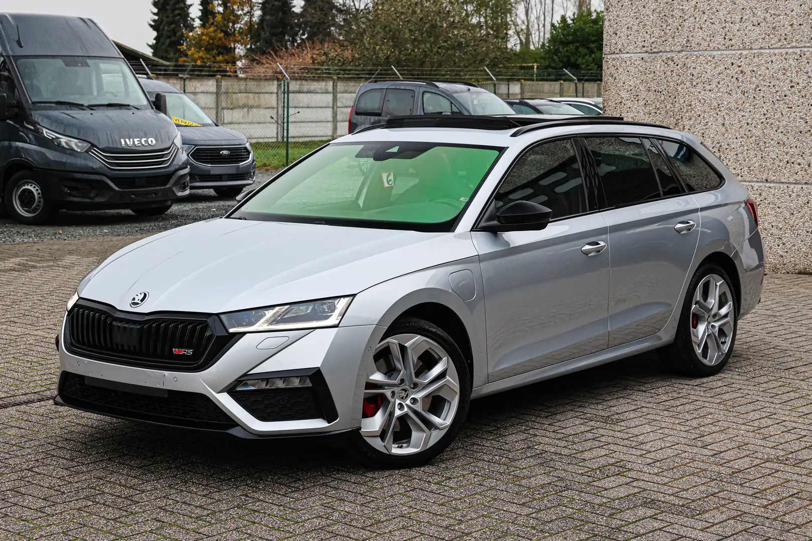 Skoda Octavia SOUND-SYSTEM*PANO-DAK*ZETEL-MASSAGE+VERWARMING* Silber - 1