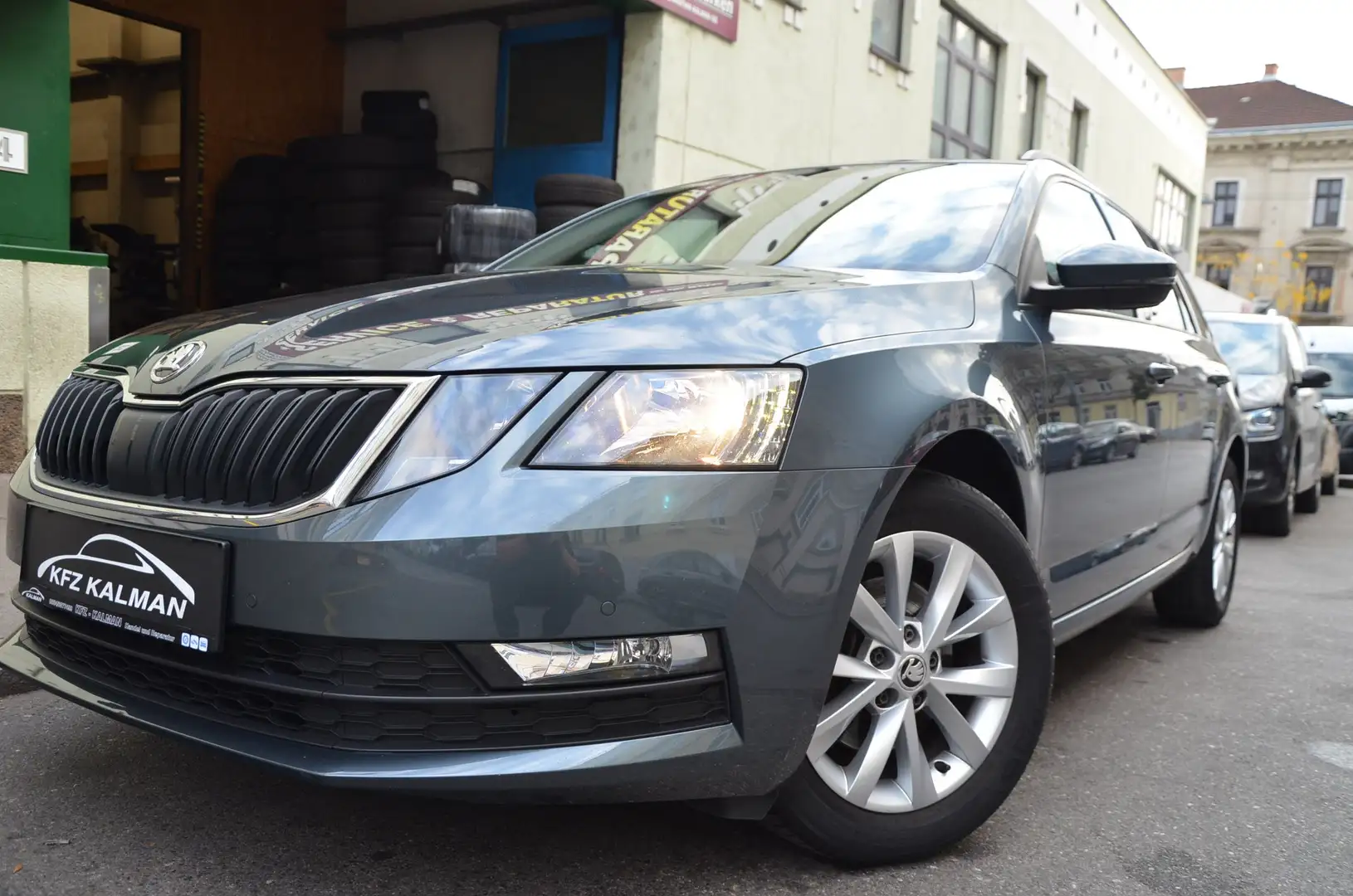 Skoda Octavia Ambition CNG 1.5 TSI Grau - 1