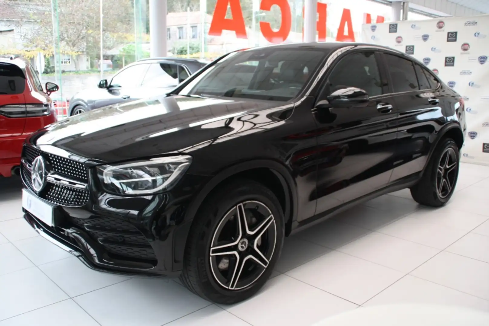 Mercedes-Benz GLC 300 300e 4Matic 9G-Tronic Negro - 1