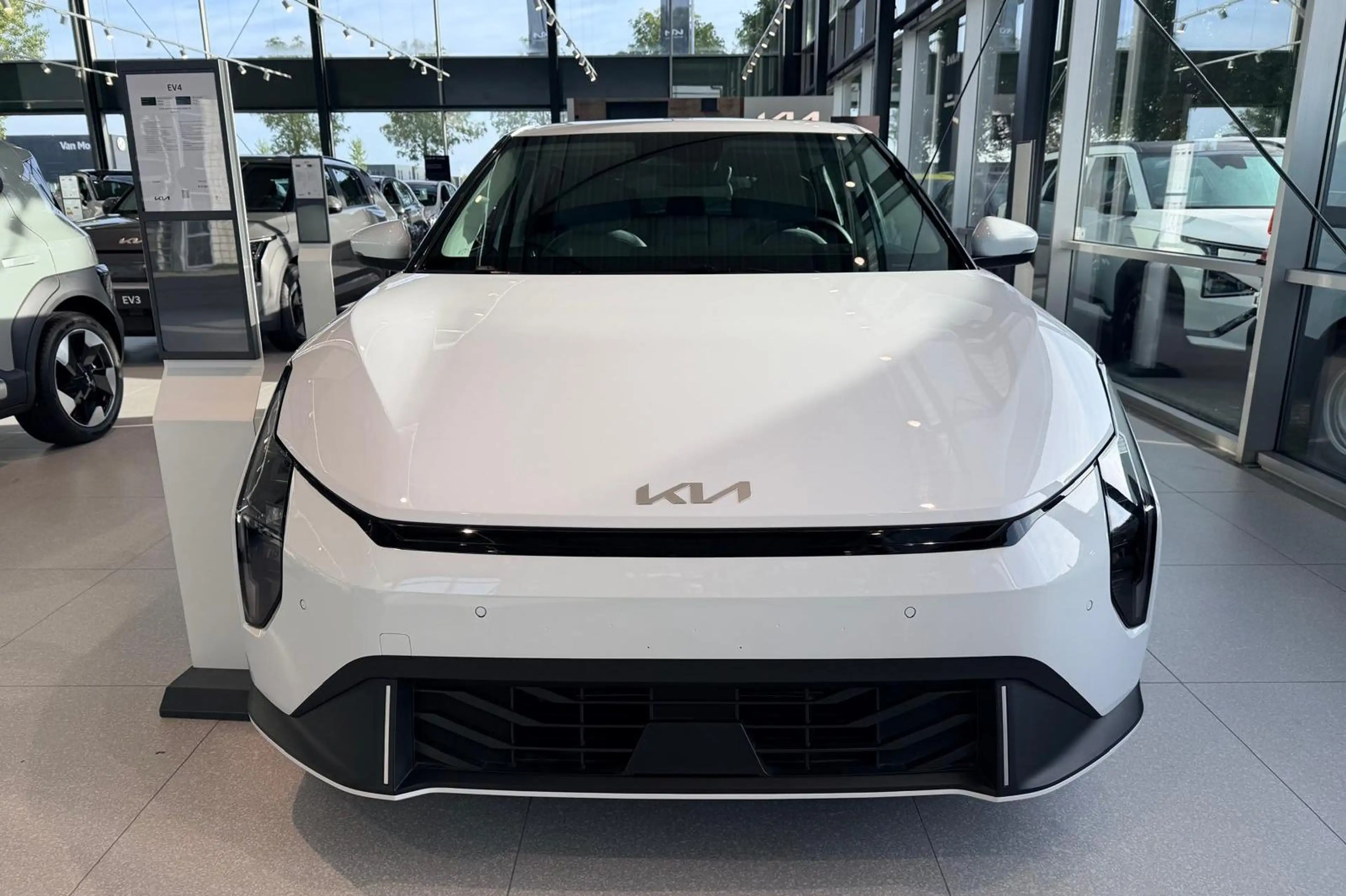 Kia EV4 Air 58.3 kWh Direct Leverbaar | Apple CarPlay & An — photo 3