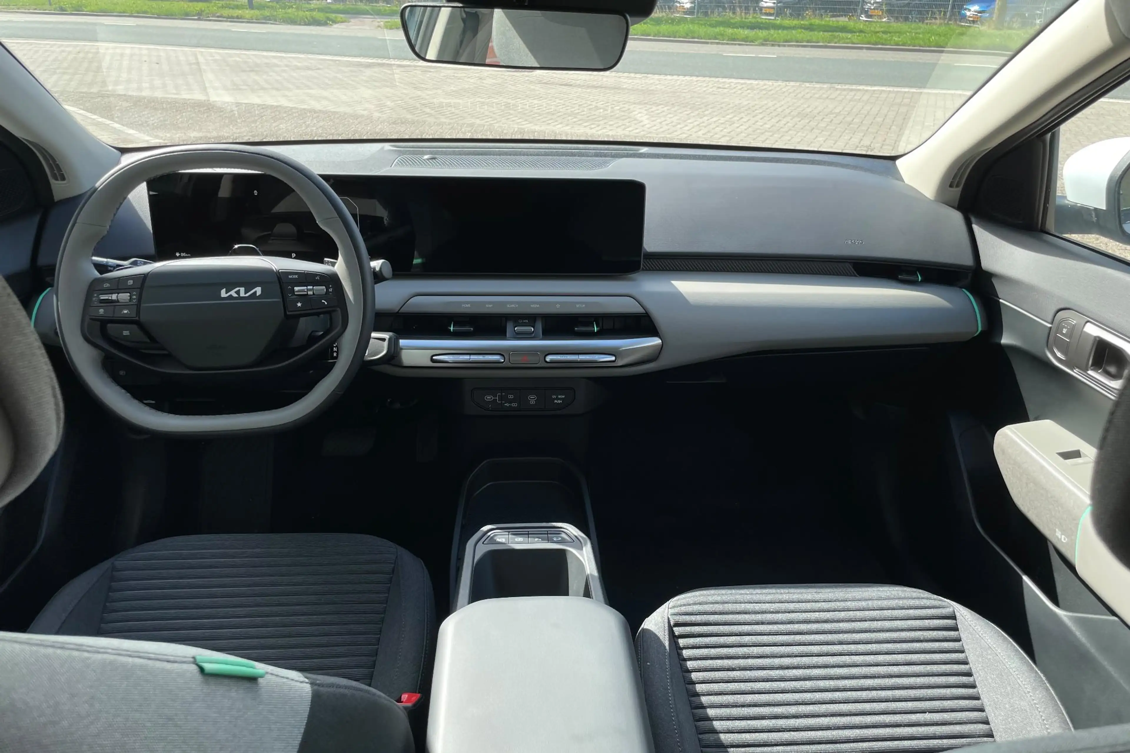 Kia EV4 Air 58.3 kWh Direct Leverbaar | Apple CarPlay & An — photo 7