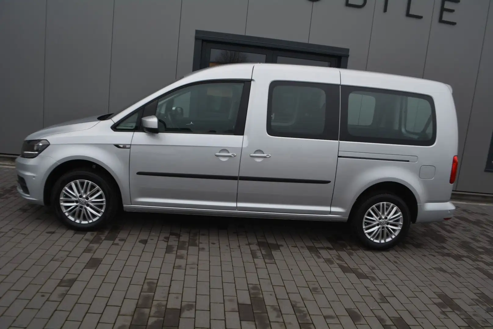 Volkswagen Caddy Maxi AHK-PDCvo+hi-LM-Garantie incl. Silber - 1
