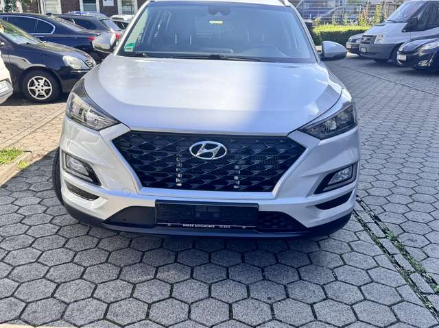 Imagine Hyundai TUCSON 2.0 CRDi 2WD Automatik GLS
