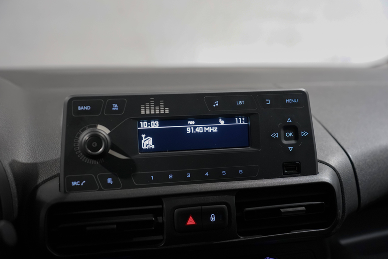 Peugeot Partner 🎁 SUMMER DEAL 🎁 - APPLE CARPLAY | TVA DEDUCTIBLE | TOP ETAT ✔ — photo 7