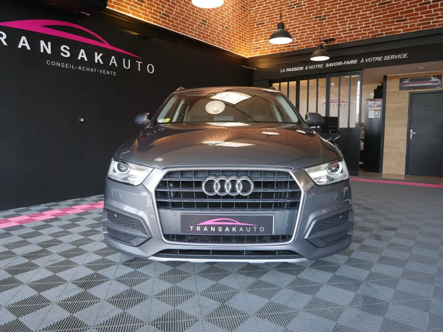 Audi Q3 Ambiente Gris - 2