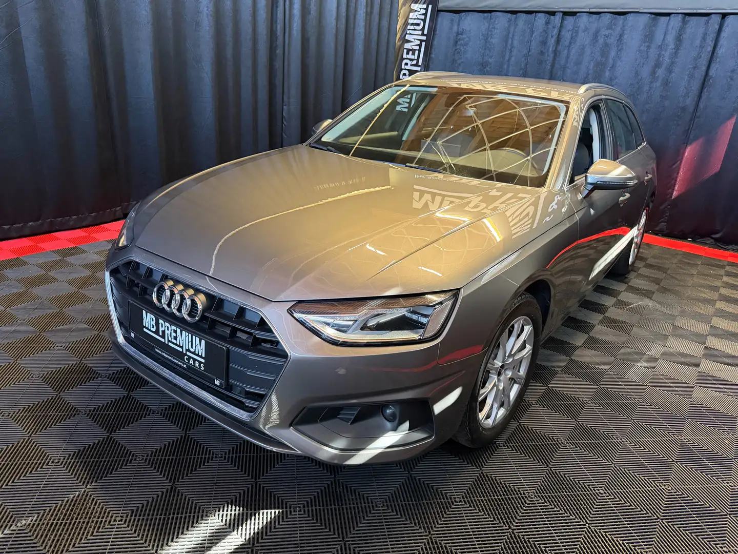 Audi A4 30 TDI *AHK*LED*TEMPOMAT*NAVI* Grau - 2
