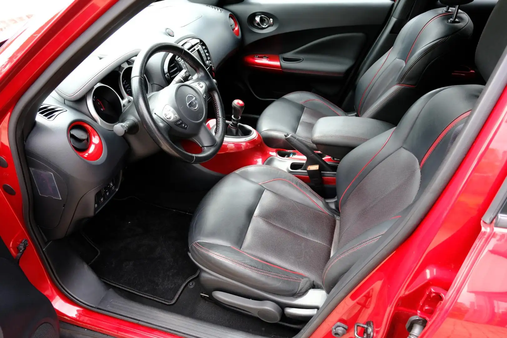 Nissan Juke 1.2 DIG-T S/S Tekna Pano|Leder|Navi|Clima|Cam Piros - 2