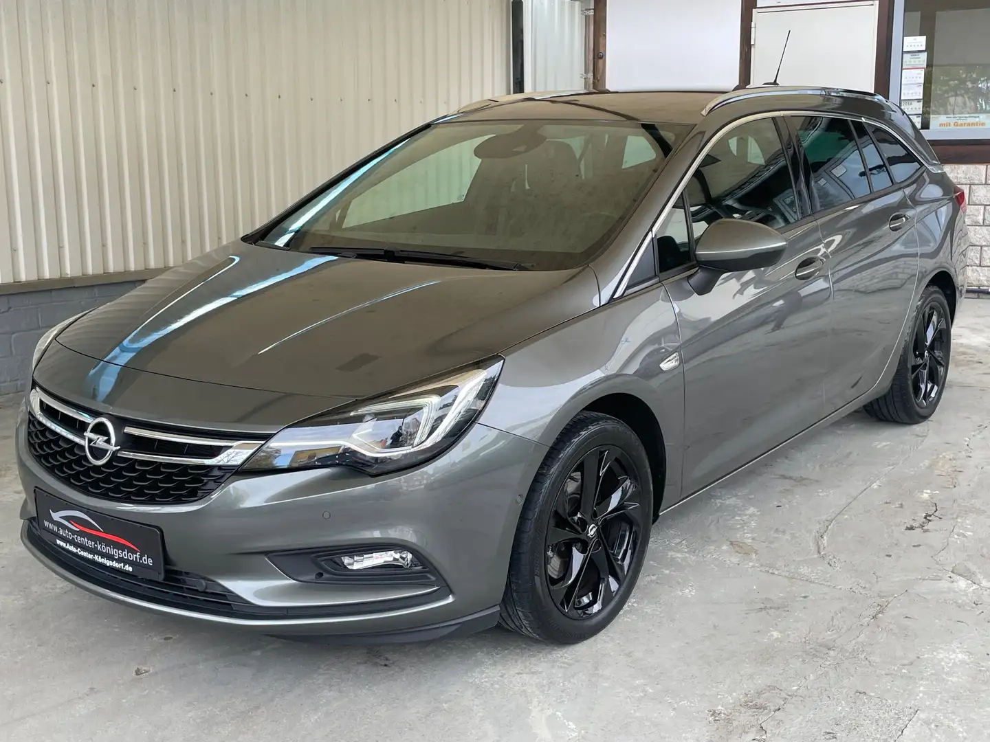 Opel Astra K 1.6 Sports Tourer Innovation *NAVI*LED*1.HAND Grau - 1