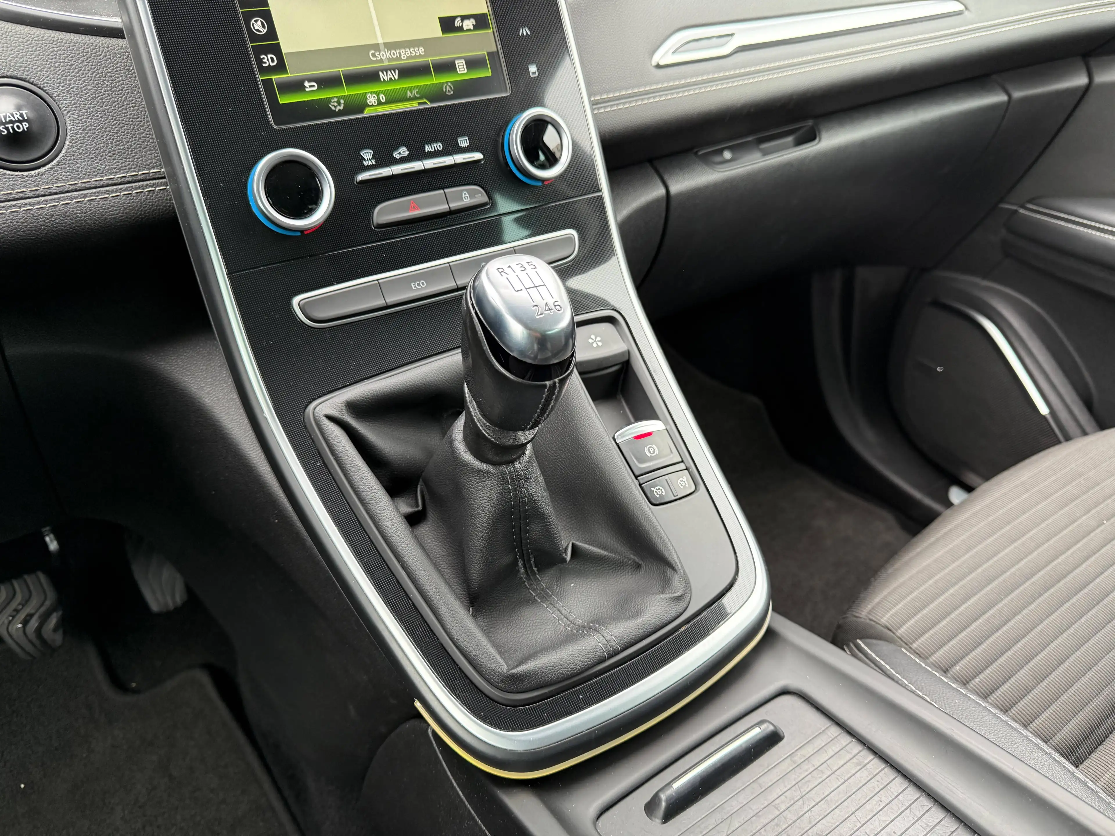 Renault Grand Scenic Grand Scénic Energy TCe 130 Bose Bose — photo 14
