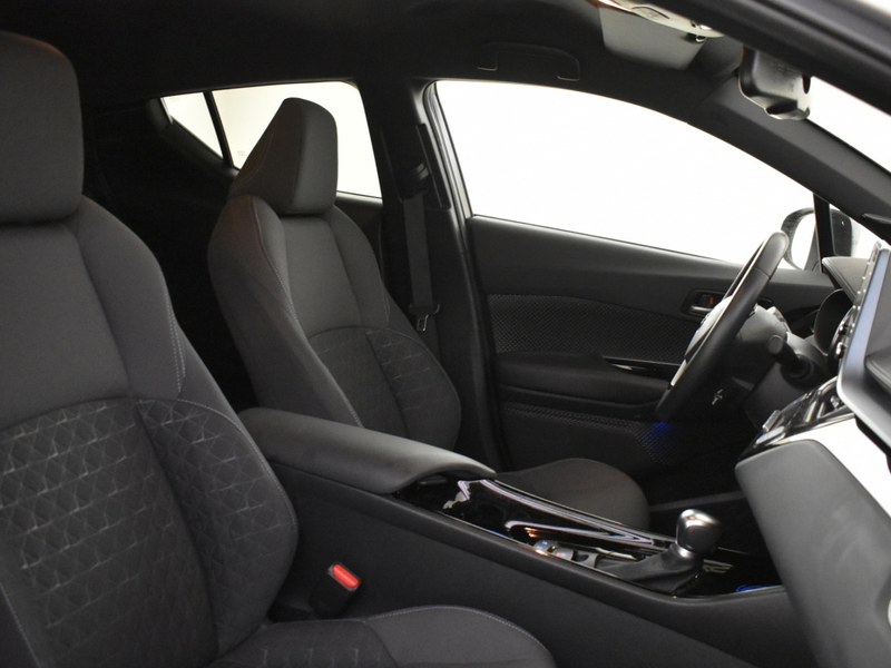 Toyota C-HR 2.0 Hybrid First Edition | JBL | Blindspot | Keyle — photo 3