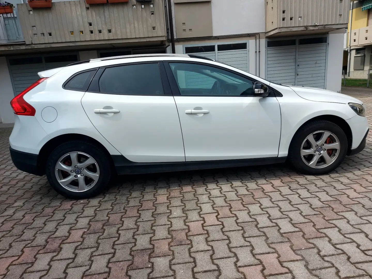 Volvo V40 Cross Country 2.0 d2 Momentum geartronic - 2