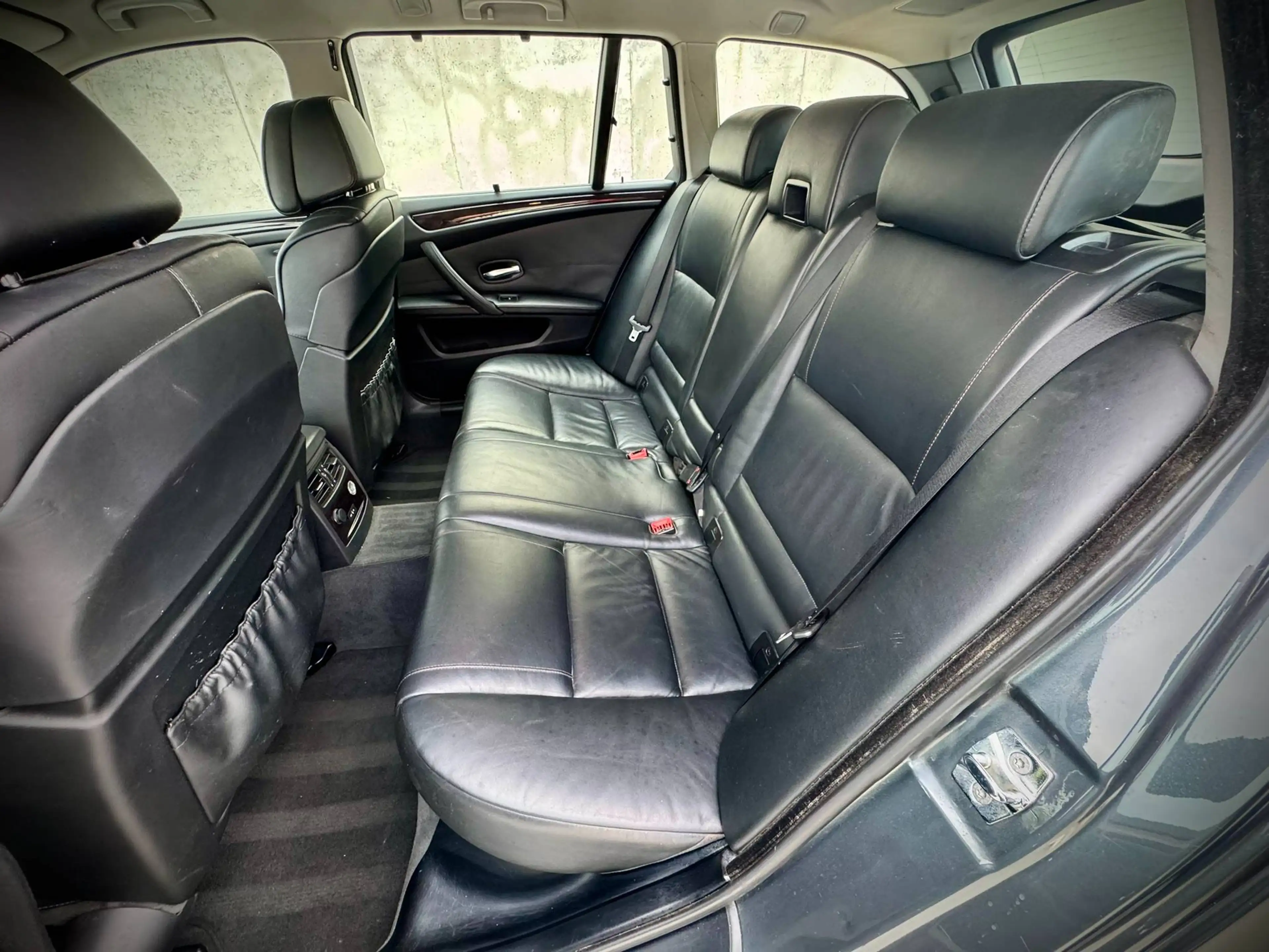 BMW 525 iX Touring "Edition" — photo 9