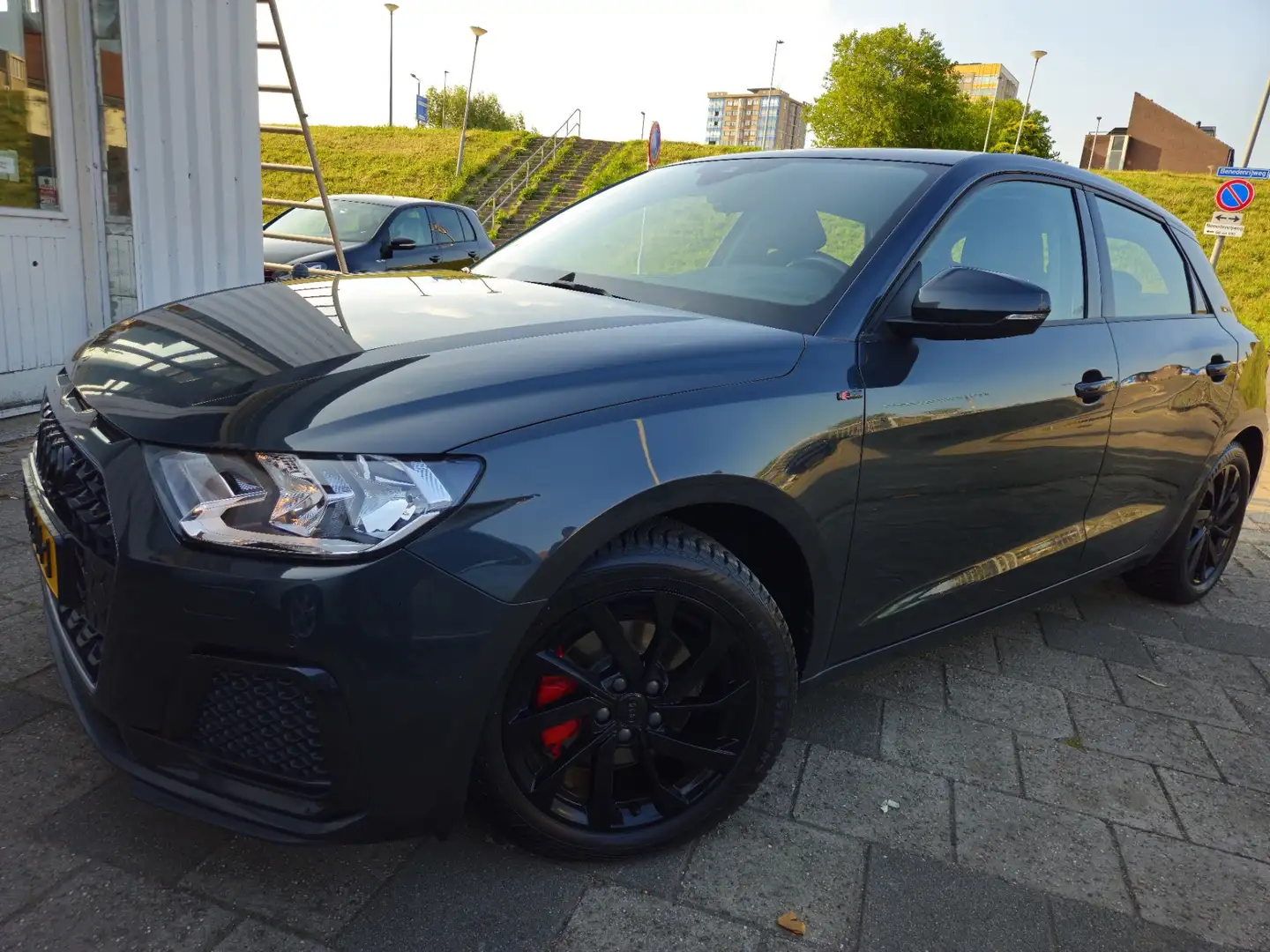 Audi A1 SPORTBACK 30 TFSI S Line Pro Line S Grijs - 2