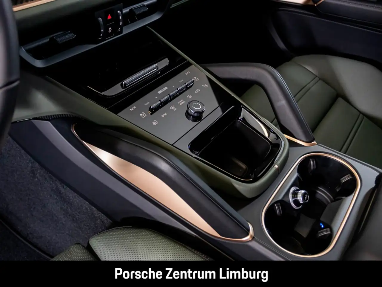 Porsche Cayenne S E-Hybrid Coupe Black Edition InnoDrive 15