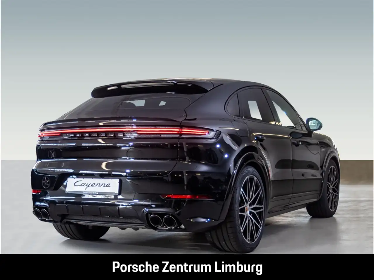 Porsche Cayenne S E-Hybrid Coupe Black Edition InnoDrive 3