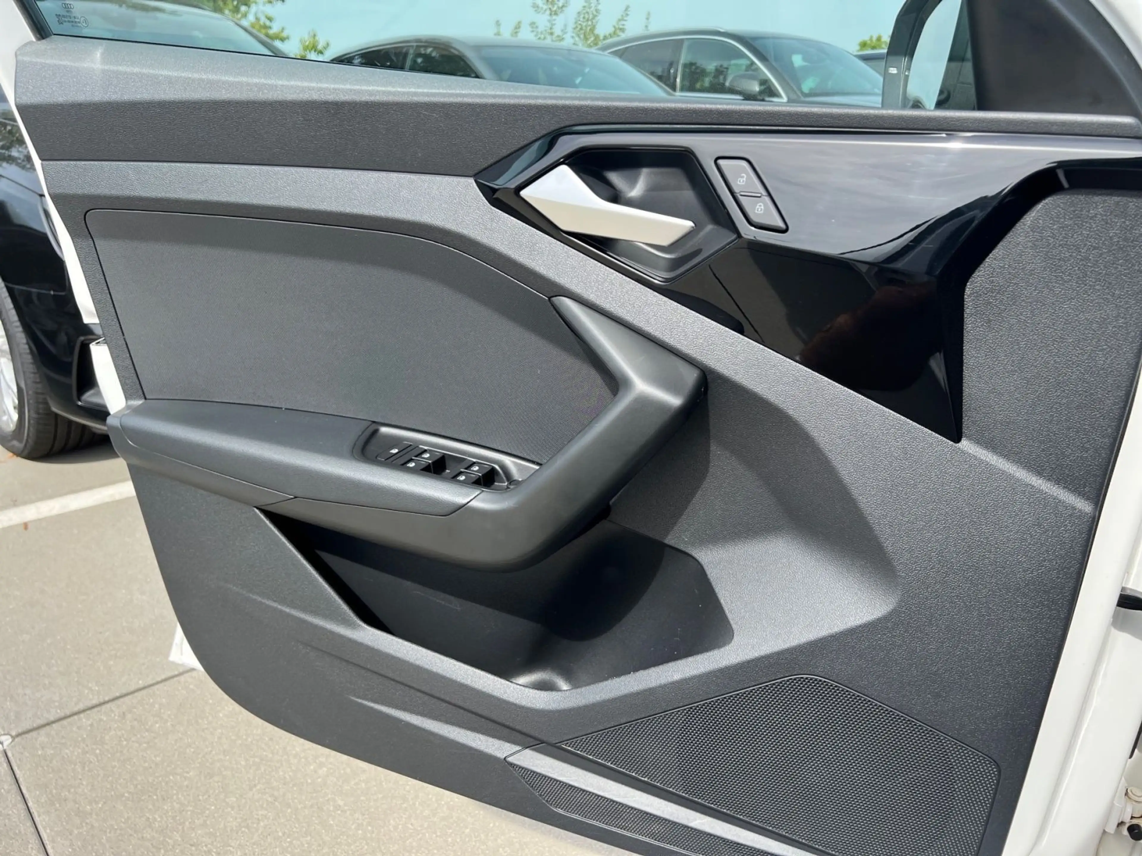Audi A1 25 TFSI S tronic Bluetooth DAB PDC — photo 8